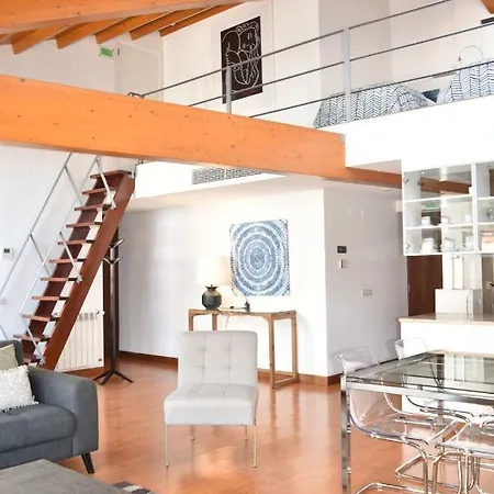 Architect-designed Loft In A Historic Hilltop Neighborhood Apartment *