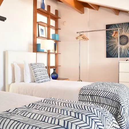 Architect-designed Loft In A Historic Hilltop Neighborhood * Lisboa